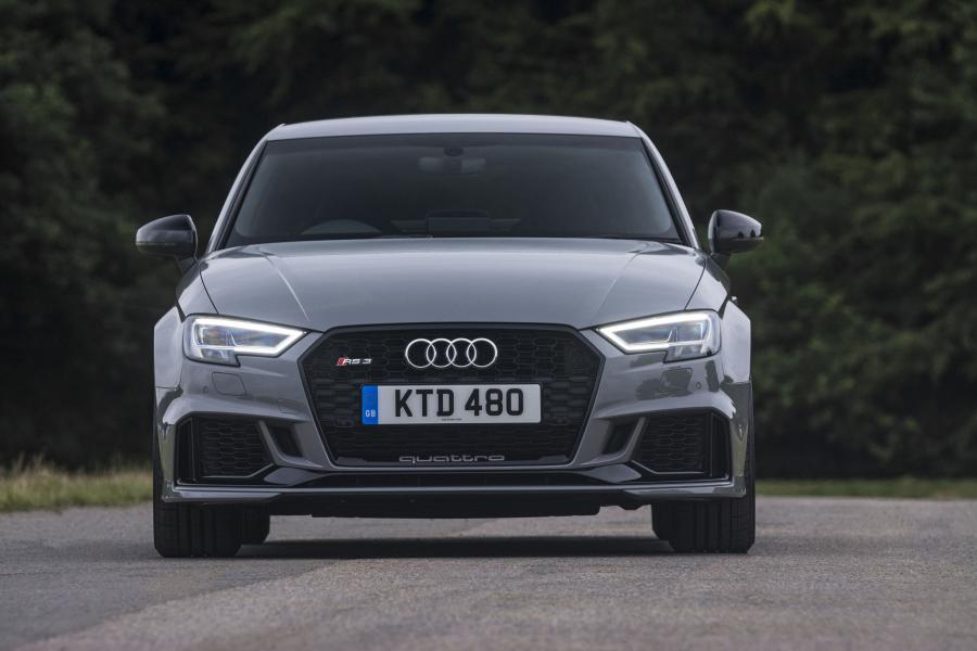  Audi RS3 Sedan (8V) 2017 года  (UK) (фото 4 из 40)